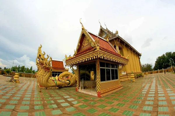 Wat Sri Bueng Bun Srisaket Tajlandia — Zdjęcie stockowe