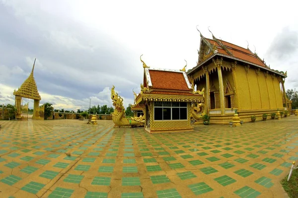 Wat Sri Bueng Bun Srisaket Thailand — 图库照片
