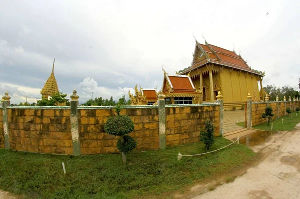 Wat Sri Bueng Bun Srisaket Thailand — стоковое фото