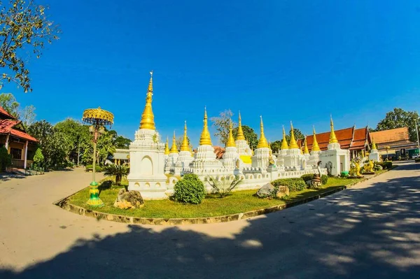 Wat Phra Chedi Sawlang Lampang Thailand Travel — 图库照片