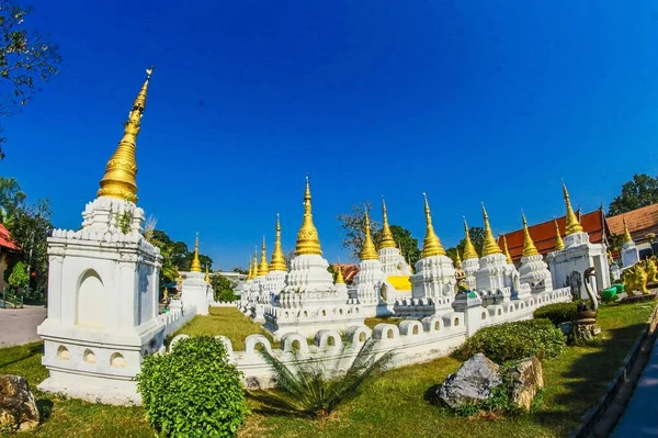 Wat Phra Chedi Sawlang Lampang Thailand Travel — 图库照片