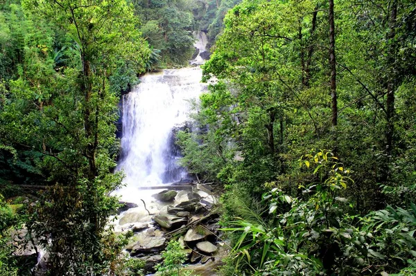 Водопад Сирипум Дои Интанон Национальный Парк Чом Тонг Чианг Май — стоковое фото