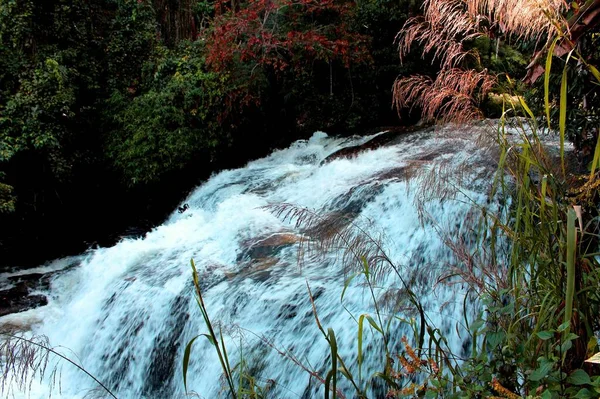 Cachoeira Pha Dok Aldeia Mae Klang Luang Parque Nacional Doi — Fotografia de Stock