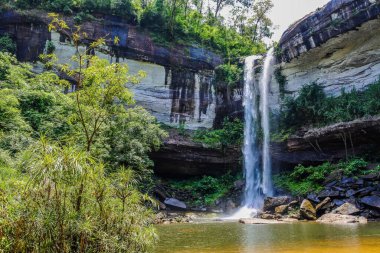 Huai Luang Şelalesi veya Bak Teo Şelalesi Phu Chong Na Yoi Ulusal Parkı, Ubonratchathani Tayland