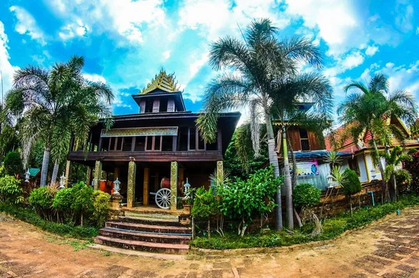 Wat Phra Lamphun Thaïlande — Photo