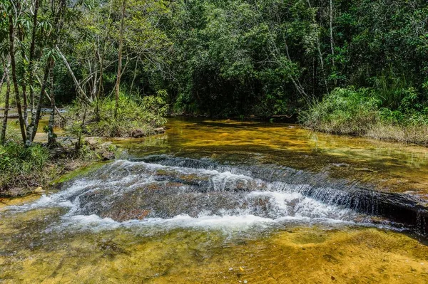 Huai Luang Şelalesi veya Bak Teo Şelalesi Phu Chong Na Yoi Ulusal Parkı, Ubonratchathani Tayland