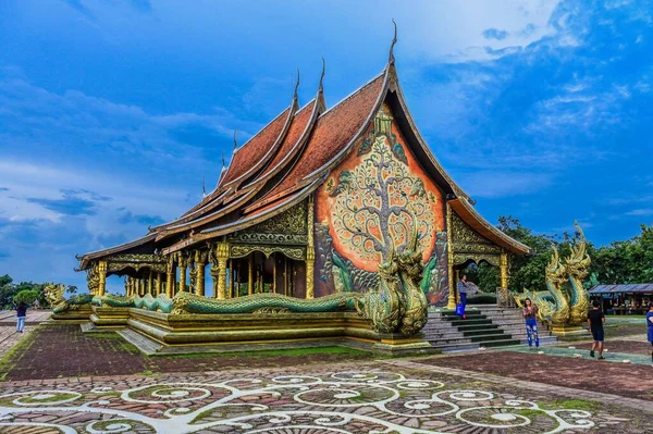 Wat Sirintornwararam Templo Wat Phu Prao Ubon Ratchathani Tailândia — Fotografia de Stock