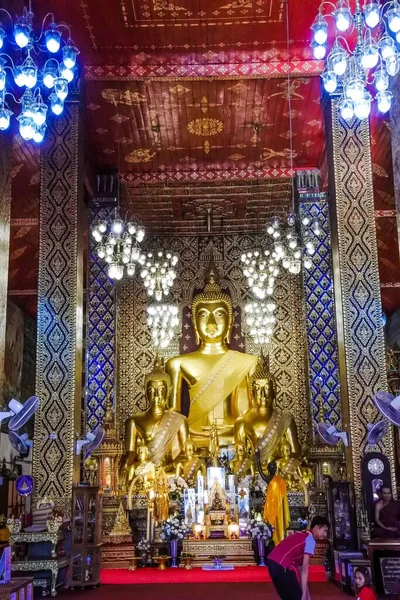 Goldene Pagode Wat Phra Haripunchai Woramahawihan Lamphun Thailand — Stockfoto