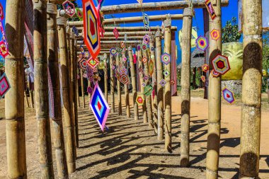 Bambu köprüsü. Sutongpe Köprüsü. En uzun tahta köprü, Mae Hong Son, Tayland