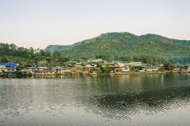 Ban Rak Thai, çay tarlasında Çin evi, Mae Hong Son, Tayland