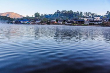 Ban Rak Thai, çay tarlasında Çin evi, Mae Hong Son, Tayland