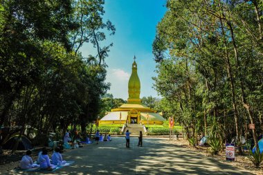 Ubon Ratchathani, Tayland 'da Altın Pagoda Wat Nong Pong Budizmi