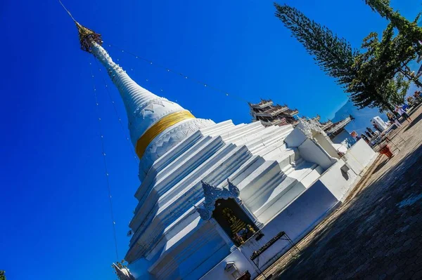 Wat Phra Doi Kong Temppeli Mae Hong Son Thaimaa — kuvapankkivalokuva