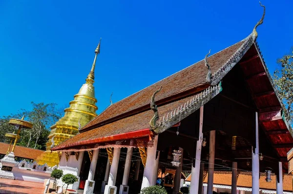 Wat Phra Chom Thong Worawihan Golden Pagoda Phayao Tailandia — Foto de Stock