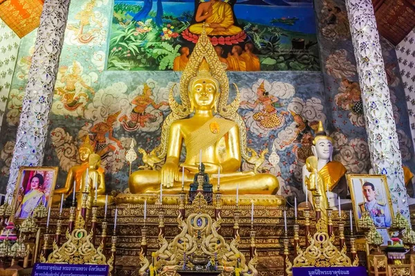 Wat Phratat Chor Hae Temple Phrae Provine Tailândia — Fotografia de Stock