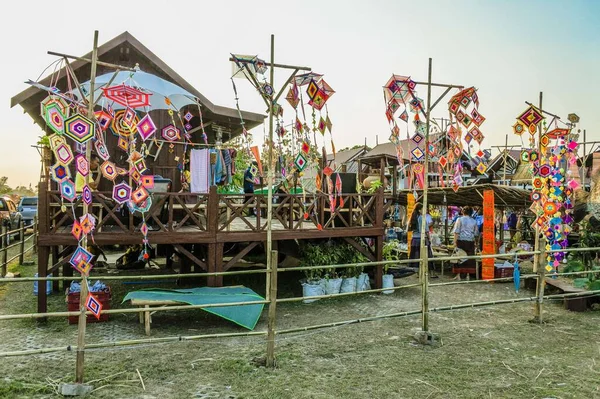 Kolorowy Festiwal Flagi Tung Phra Khu Kalasin Tajlandia — Zdjęcie stockowe