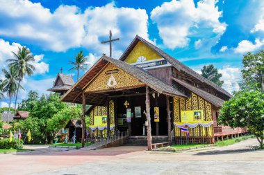 Yasothon, Tayland 'daki en büyük ahşap Hristiyan kilisesi.
