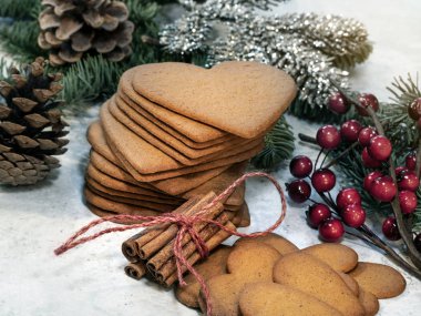 kalp şekilli zencefilli kurabiye