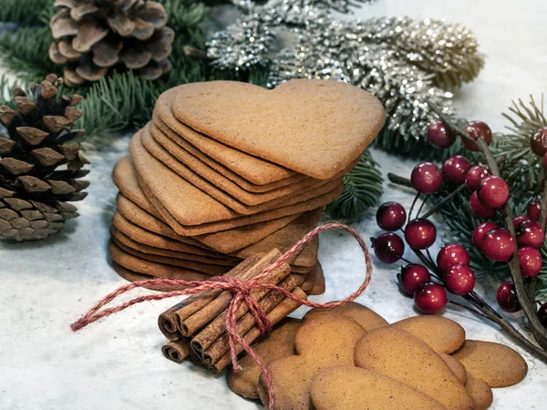 Herzförmiger Lebkuchen — Stockfoto