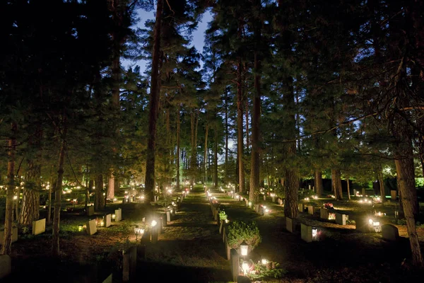 Cadılar Bayramı Nda Woodland Mezarlığı Stokholm Sveç Sırasında Mezarlığı Nightshoot — Stok fotoğraf