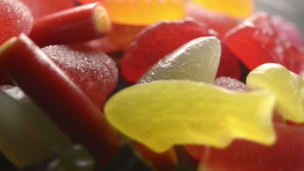 各式五颜六色多汁的胶质糖果 — 图库视频影像