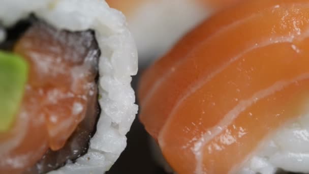 Sushi Sushi Roll Sada Krytu Odpouštěcího Ventilu — Stock video