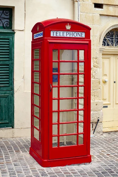 Marsaxlokk, Malta-Květen 25 2015: prázdný telefonní budka v MA — Stock fotografie