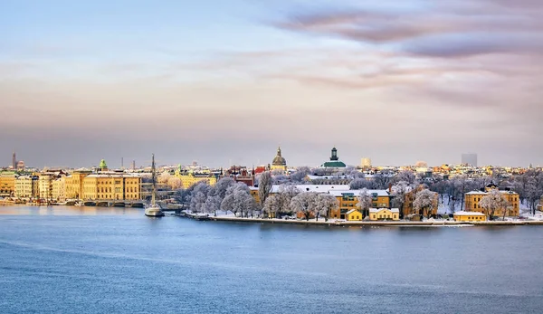 A Stockholm központjában, egy hideg téli napon Skeppsholmen — Stock Fotó