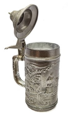 kalaylı bira bardağı açık top ile izole