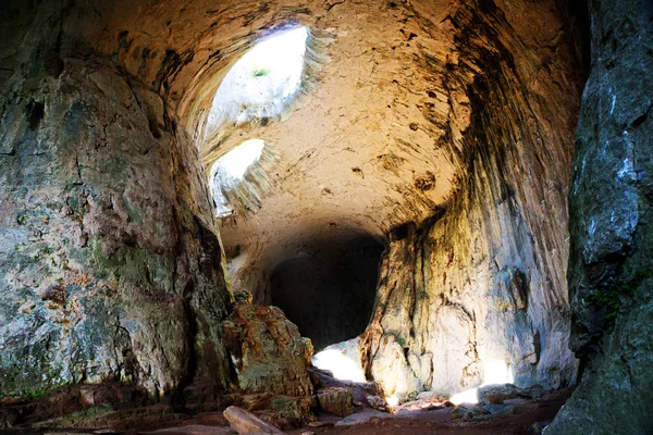 Cueva Prohodna Situada Norte Bulgaria — Foto de Stock