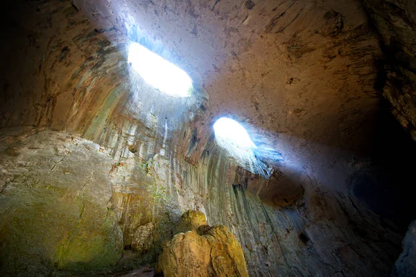 Prohodna Caverna Situada Norte Bulgária — Fotografia de Stock