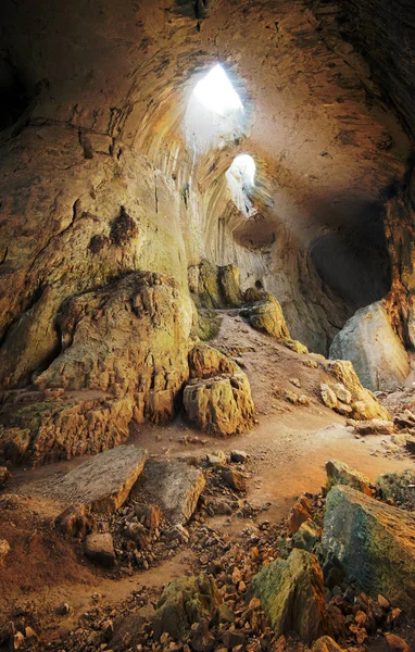 Cueva Prohodna Situada Norte Bulgaria —  Fotos de Stock