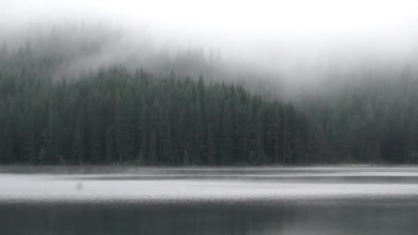 Tempo Nevoeiro Lapso Sobre Lago Montanha — Vídeo de Stock