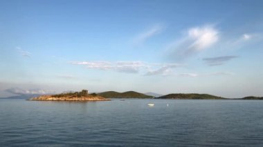 Yunanistan 'daki Akdeniz kıyılarından manzara