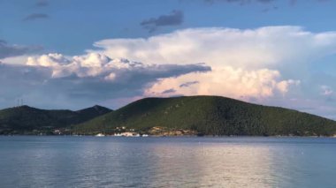 Yunanistan 'daki Akdeniz kıyılarından zaman aşımına uğramış görünüm