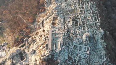 Perperikon, Bulgaristan, Avrupa 'da bulunan antik Trakya kentidir. Kutsal bir yer olduğu düşünülen yüksek kayalık tepenin üzerinde yer alır..