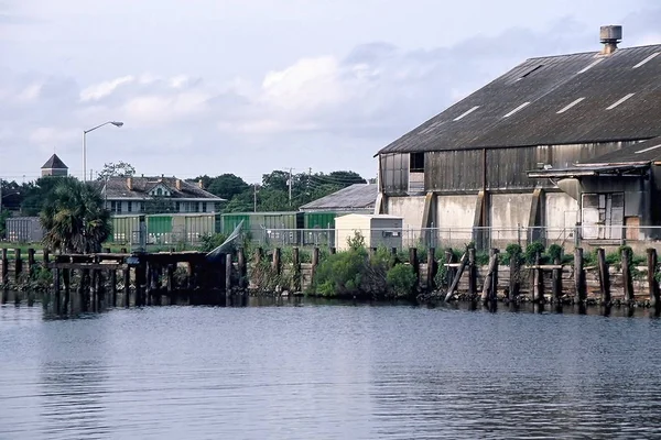 ペンサコラの港古い倉庫 — ストック写真