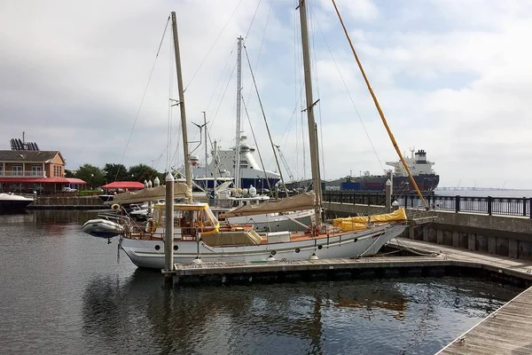 Boten Aangemeerd Bij Palafox Pier Pensacola Florida — Stockfoto