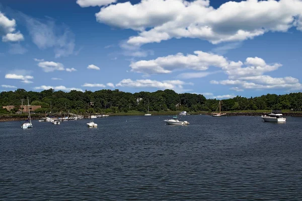 Bay - Greenwich, Connecticut tekneler demirli