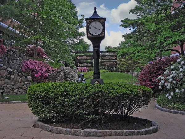 Old Clock Pickwick Plaza Greenwich Connecticut — Stock Photo, Image