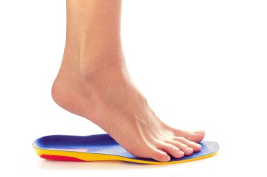 Ortopedik taban ve kadın bacağı.