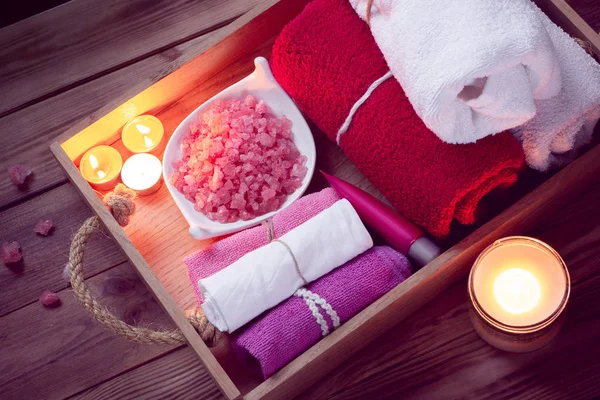 Conjunto de accesorios de baño para SPA en iluminación Low-key — Foto de Stock