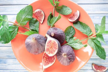 incir ve nane dilimlenmiş 