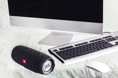 Portatif Hoparlör Jbl, yazı işleri için