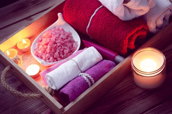 Conjunto de accesorios de baño para SPA en iluminación Low-key — Foto de Stock