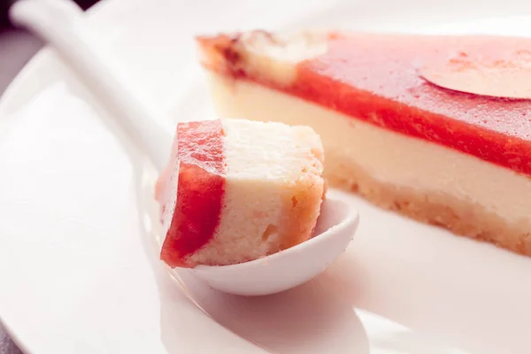 Um pedaço de cheesecake — Fotografia de Stock