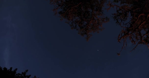 Časová Prodleva Hvězd Obloze Noci Řídkými Mračny Straně Pohybující Opačném — Stock video