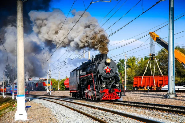 Locomotora Soviética Corre Por Los Caminos Mañana — Foto de Stock