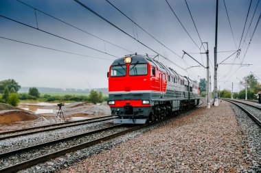 Modern Rus lokomotifi ülke alanına gidiyor