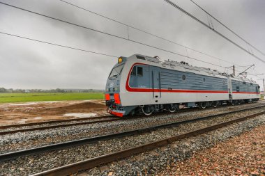 Modern Rus lokomotifi ülke alanına gidiyor